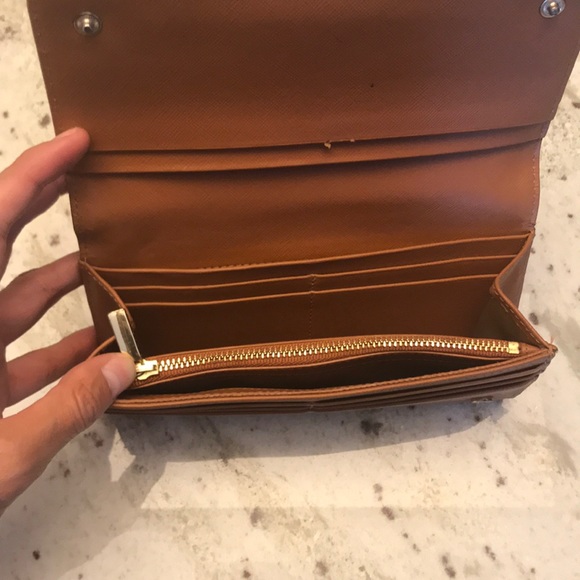 Tory Burch Wallet - Picture 3 of 4